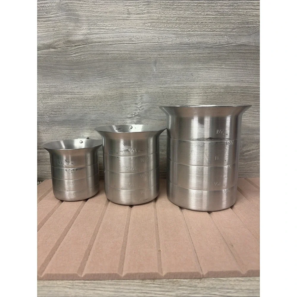 Winco Aluminum Commercial Measuring Cups 2, 1, And 1/2 Quart (C3)